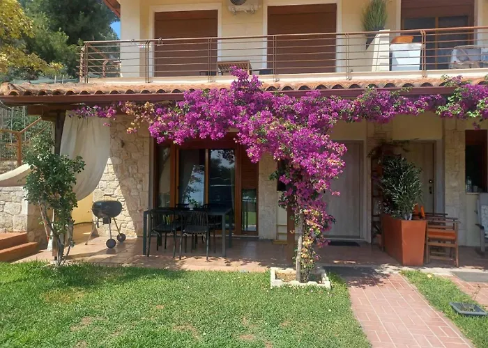 Anna Iii Néa Mudaniá